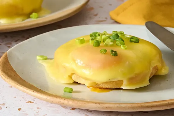 Spicy Egg and Cheese Muffin Melts