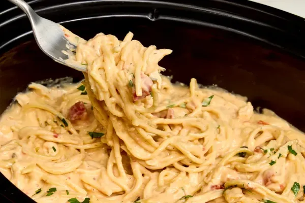 Slow Cooker Chicken Spaghetti