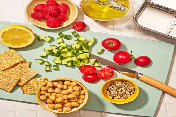 Easy Chickpea Salad Lunch Box