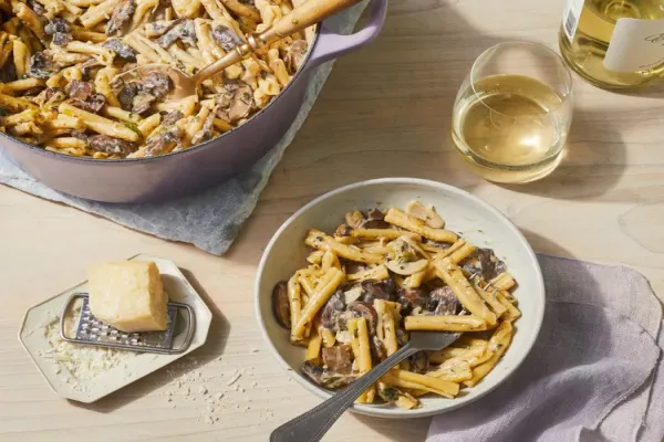 White Wine Pasta with Mushrooms and Leeks