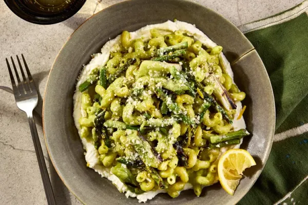 Creamy Ramp Pasta with Asparagus