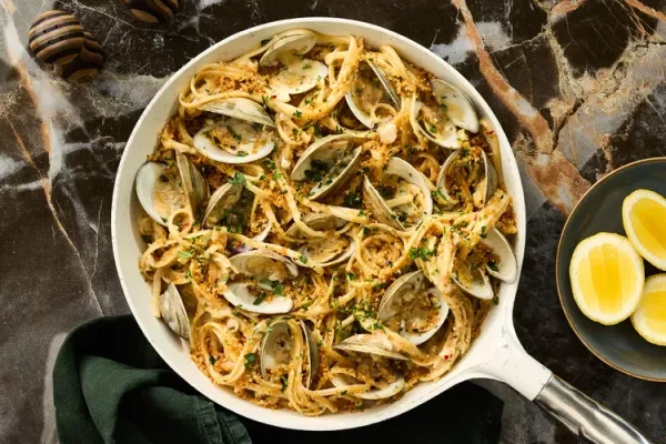 Linguine and Clams with Bonito Butter